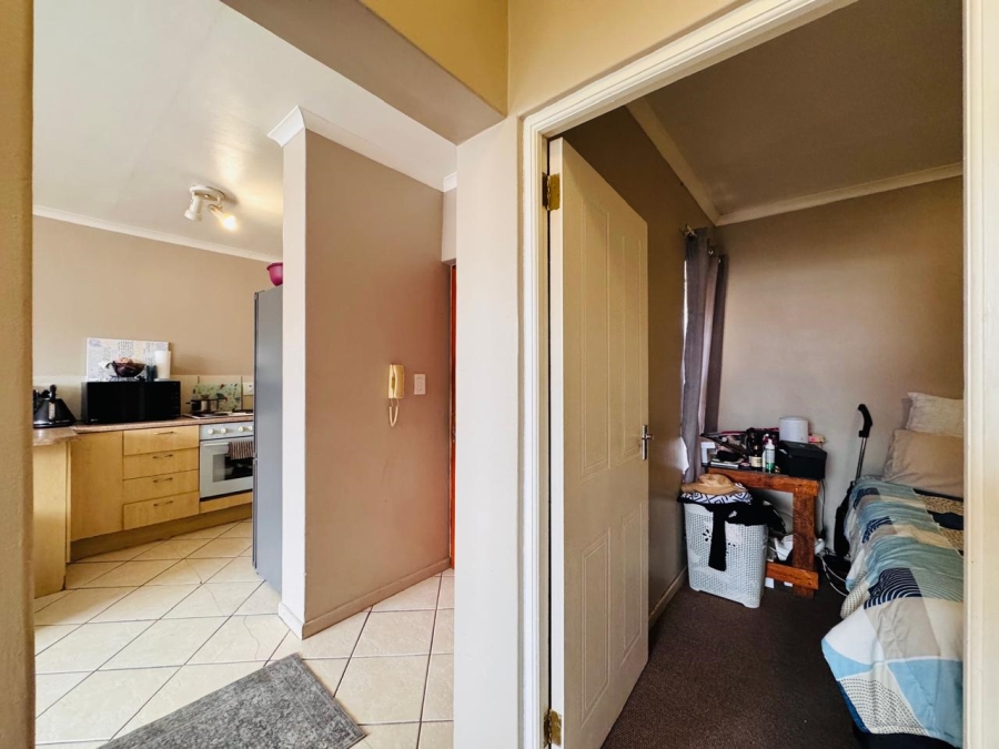 2 Bedroom Property for Sale in Whispering Pines Western Cape